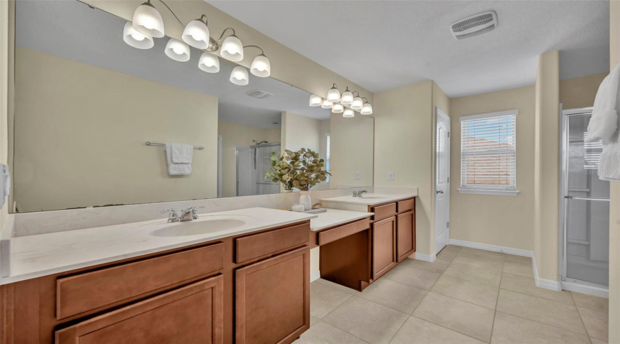 Ensuite Bathroom - Primary