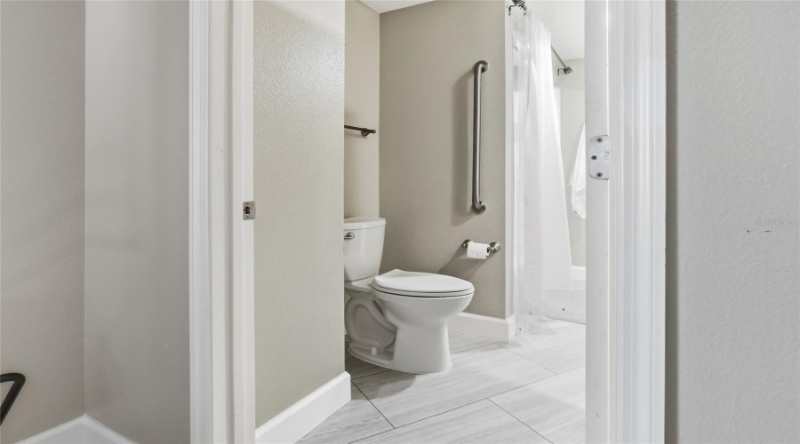 Orlando, Florida 32801, 3 Bedroom Bedrooms, ,2 Bathroombathrooms,Residential,For Sale,Central,0,Mfro6432138