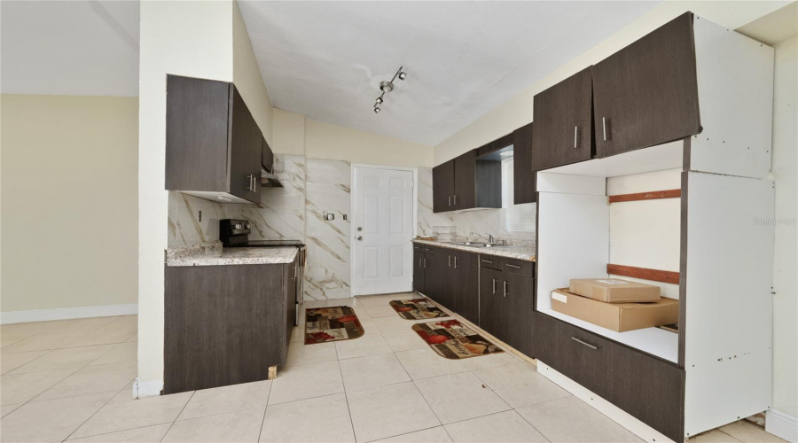 Orlando, Florida 32808, 3 Bedroom Bedrooms, ,1 Bathroombathrooms,Residential,For Sale,Robbins,0,Mfrs5152490