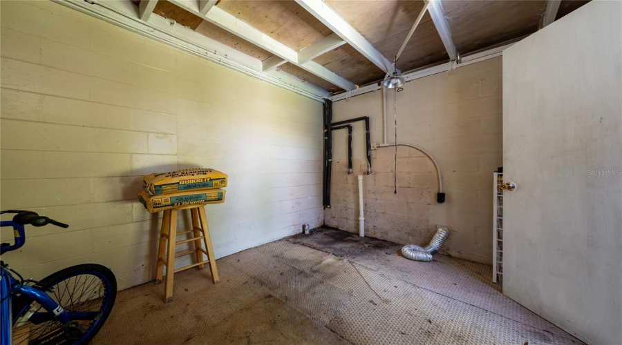 Orlando, Florida 32808, 3 Bedroom Bedrooms, ,1 Bathroombathrooms,Residential,For Sale,Robbins,0,Mfrs5152490