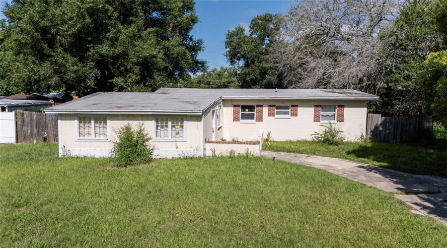 Orlando, Florida 32808, 3 Bedroom Bedrooms, ,1 Bathroombathrooms,Residential,For Sale,Robbins,0,Mfrs5152490