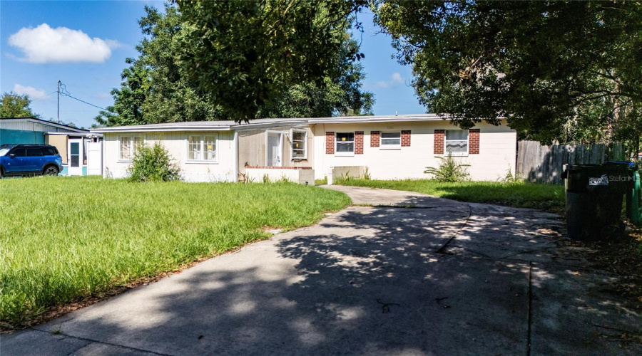 Orlando, Florida 32808, 3 Bedroom Bedrooms, ,1 Bathroombathrooms,Residential,For Sale,Robbins,0,Mfrs5152490