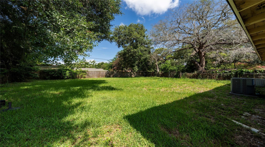 Orlando, Florida 32808, 3 Bedroom Bedrooms, ,1 Bathroombathrooms,Residential,For Sale,Robbins,0,Mfrs5152490