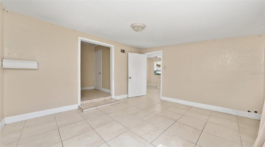Orlando, Florida 32808, 3 Bedroom Bedrooms, ,1 Bathroombathrooms,Residential,For Sale,Robbins,0,Mfrs5152490