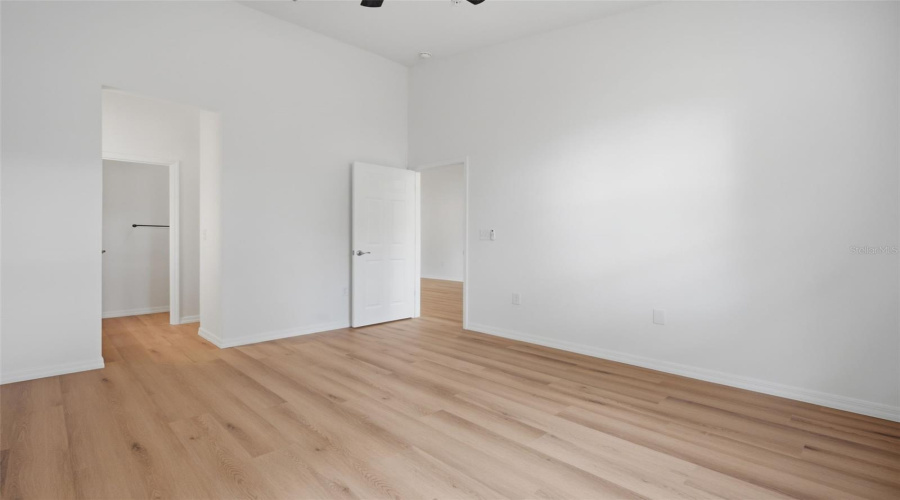 Apopka, Florida 32712, 3 Bedroom Bedrooms, ,2 Bathroombathrooms,Residential,For Sale,Oak Pl,0,Mfro6389632