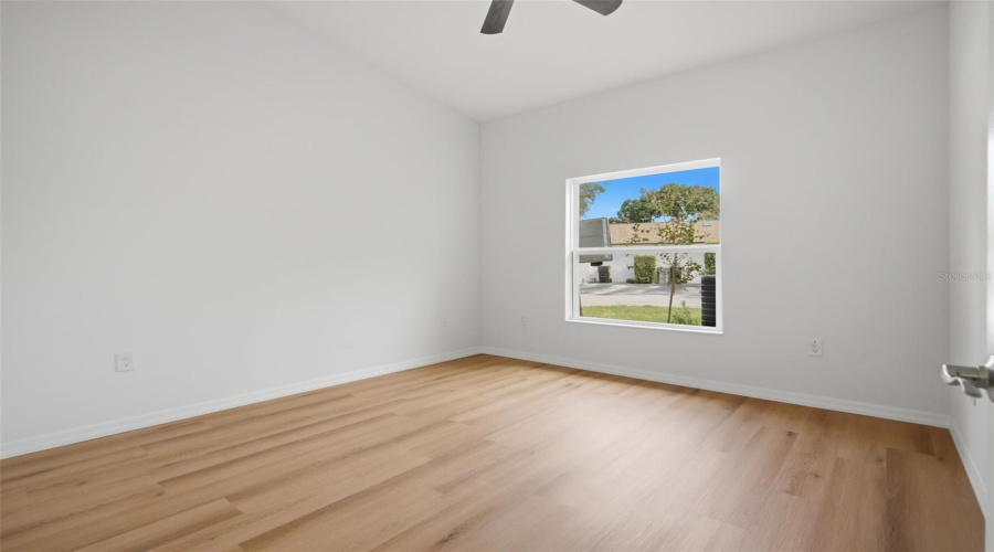 Apopka, Florida 32712, 3 Bedroom Bedrooms, ,2 Bathroombathrooms,Residential,For Sale,Oak Pl,0,Mfro6389632