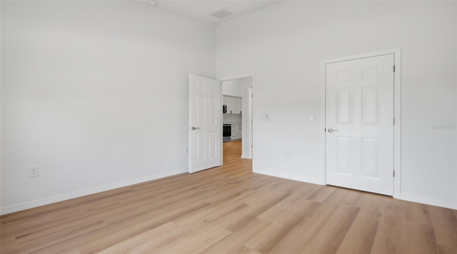 Apopka, Florida 32712, 3 Bedroom Bedrooms, ,2 Bathroombathrooms,Residential,For Sale,Oak Pl,0,Mfro6389632
