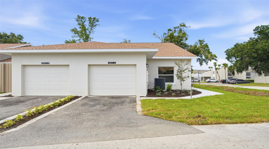 Apopka, Florida 32712, 3 Bedroom Bedrooms, ,2 Bathroombathrooms,Residential,For Sale,Oak Pl,0,Mfro6389632