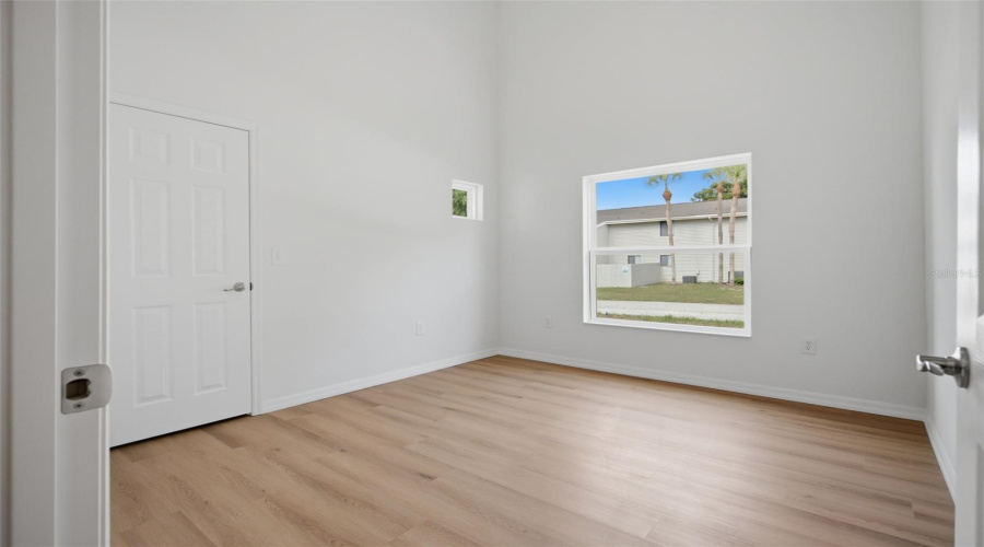 Apopka, Florida 32712, 3 Bedroom Bedrooms, ,2 Bathroombathrooms,Residential,For Sale,Oak Pl,0,Mfro6389632