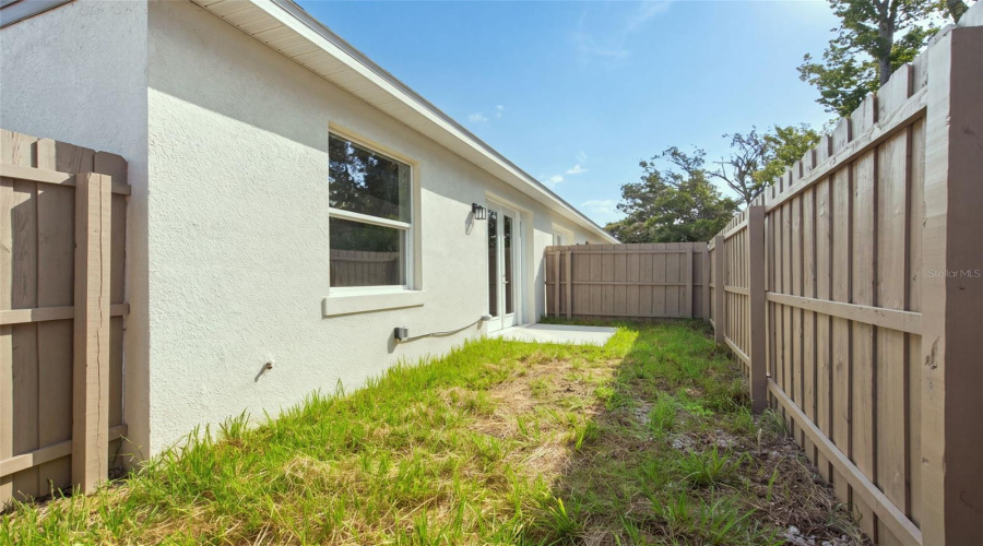 Apopka, Florida 32712, 3 Bedroom Bedrooms, ,2 Bathroombathrooms,Residential,For Sale,Oak Pl,0,Mfro6389632