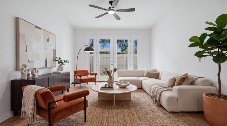 Apopka, Florida 32712, 3 Bedroom Bedrooms, ,2 Bathroombathrooms,Residential,For Sale,Oak Pl,0,Mfro6389632