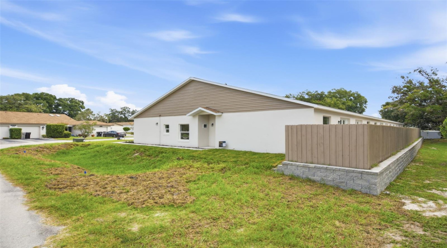 Apopka, Florida 32712, 3 Bedroom Bedrooms, ,2 Bathroombathrooms,Residential,For Sale,Oak Pl,0,Mfro6389632