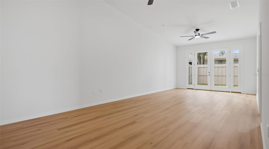 Apopka, Florida 32712, 3 Bedroom Bedrooms, ,2 Bathroombathrooms,Residential,For Sale,Oak Pl,0,Mfro6389632
