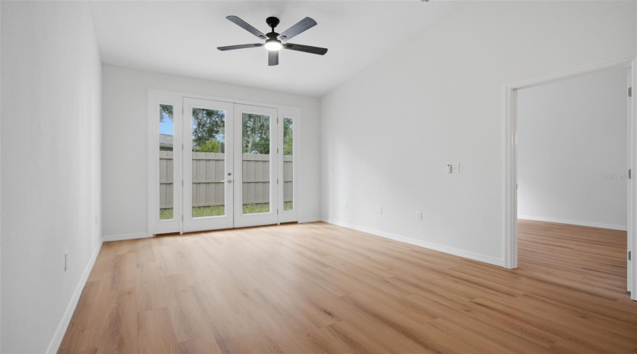 Apopka, Florida 32712, 3 Bedroom Bedrooms, ,2 Bathroombathrooms,Residential,For Sale,Oak Pl,0,Mfro6389632