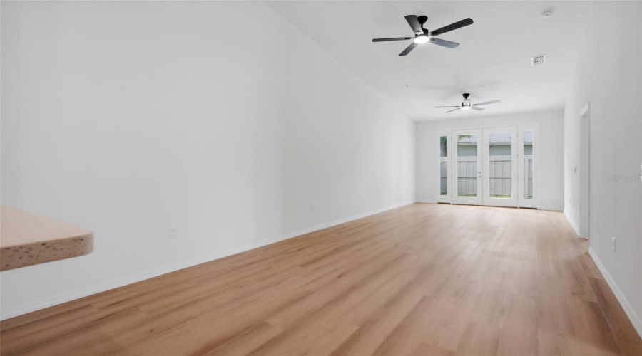 Apopka, Florida 32712, 3 Bedroom Bedrooms, ,2 Bathroombathrooms,Residential,For Sale,Oak Pl,0,Mfro6389632