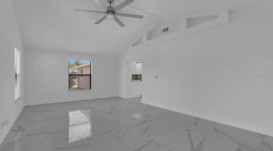 Orlando, Florida 32817, 2 Bedroom Bedrooms, ,2 Bathroombathrooms,Residential,For Sale,Vincent,0,Mfro6425543