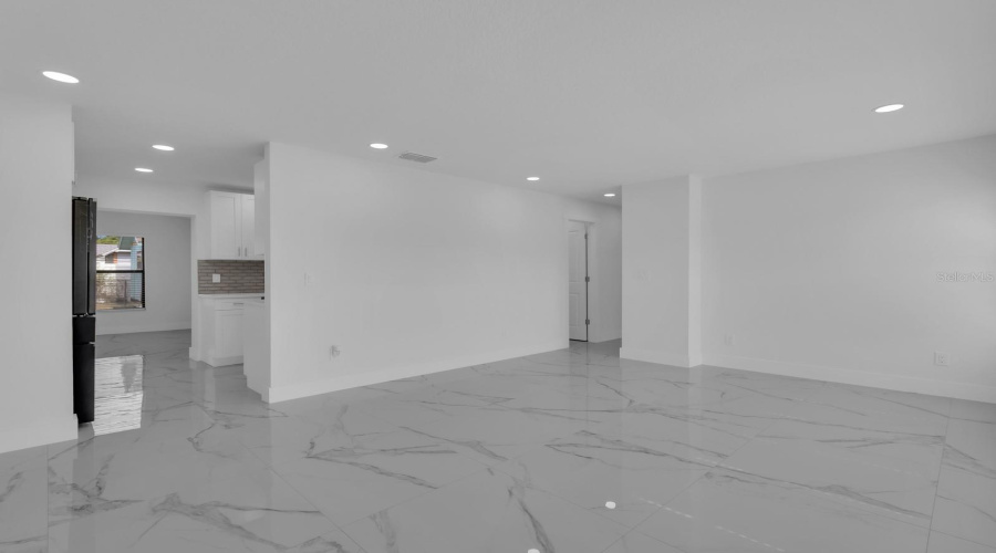 Orlando, Florida 32817, 2 Bedroom Bedrooms, ,2 Bathroombathrooms,Residential,For Sale,Vincent,0,Mfro6425543