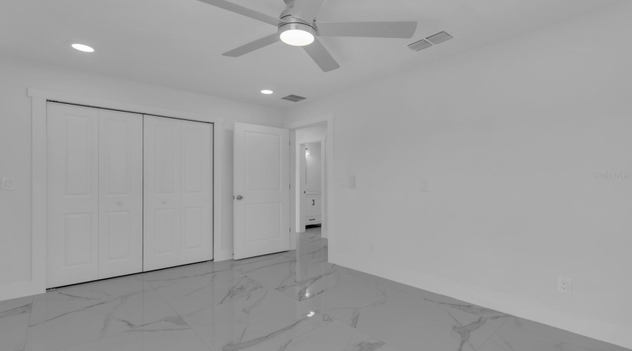 Orlando, Florida 32817, 2 Bedroom Bedrooms, ,2 Bathroombathrooms,Residential,For Sale,Vincent,0,Mfro6425543