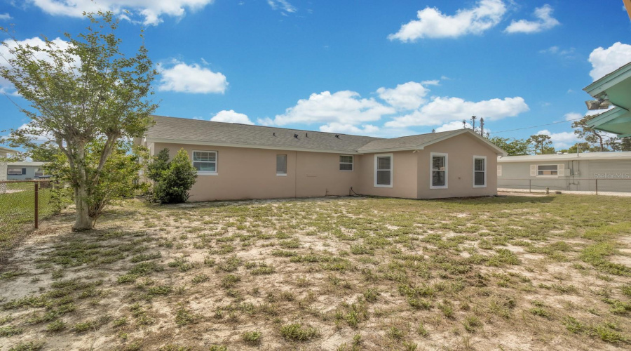 Orlando, Florida 32817, 2 Bedroom Bedrooms, ,2 Bathroombathrooms,Residential,For Sale,Vincent,0,Mfro6425543