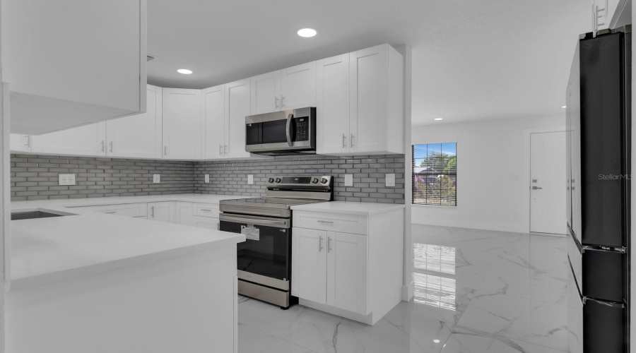 Orlando, Florida 32817, 2 Bedroom Bedrooms, ,2 Bathroombathrooms,Residential,For Sale,Vincent,0,Mfro6425543