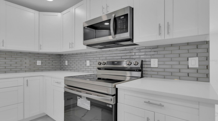 Orlando, Florida 32817, 2 Bedroom Bedrooms, ,2 Bathroombathrooms,Residential,For Sale,Vincent,0,Mfro6425543