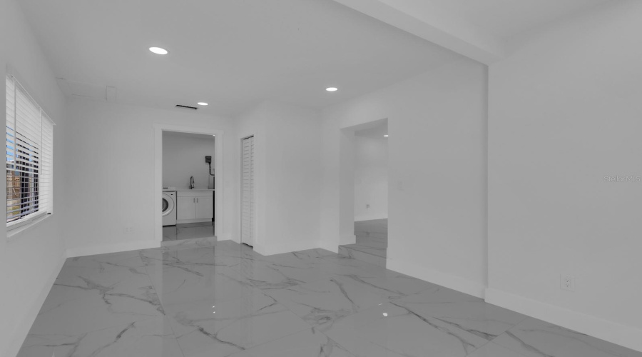 Orlando, Florida 32817, 2 Bedroom Bedrooms, ,2 Bathroombathrooms,Residential,For Sale,Vincent,0,Mfro6425543
