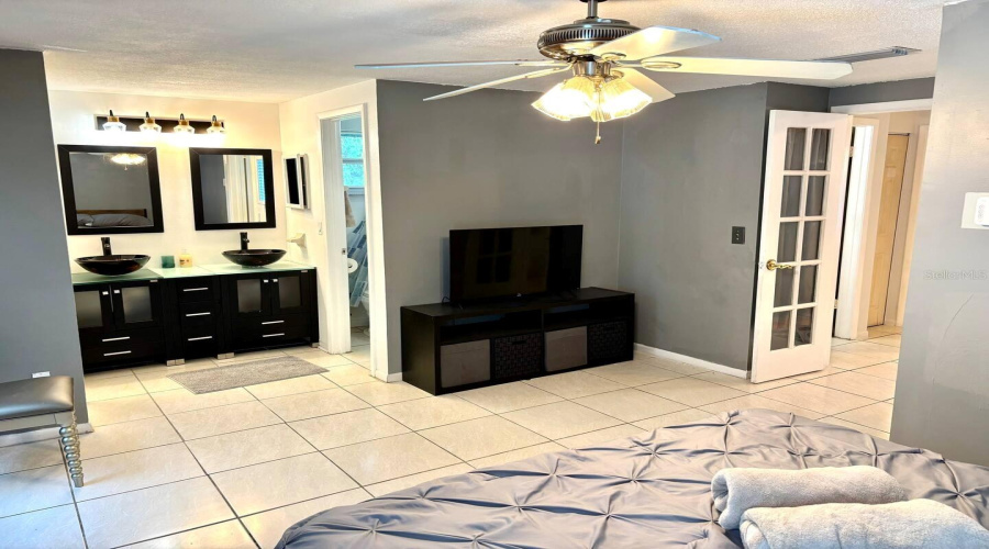 Tampa, Florida 33624, 4 Bedroom Bedrooms, ,3 Bathroombathrooms,Residential,For Sale,Silverhill,0,Mfrtb8505033