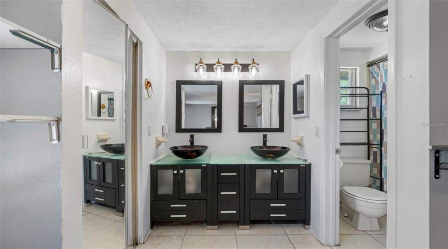 Tampa, Florida 33624, 4 Bedroom Bedrooms, ,3 Bathroombathrooms,Residential,For Sale,Silverhill,0,Mfrtb8505033