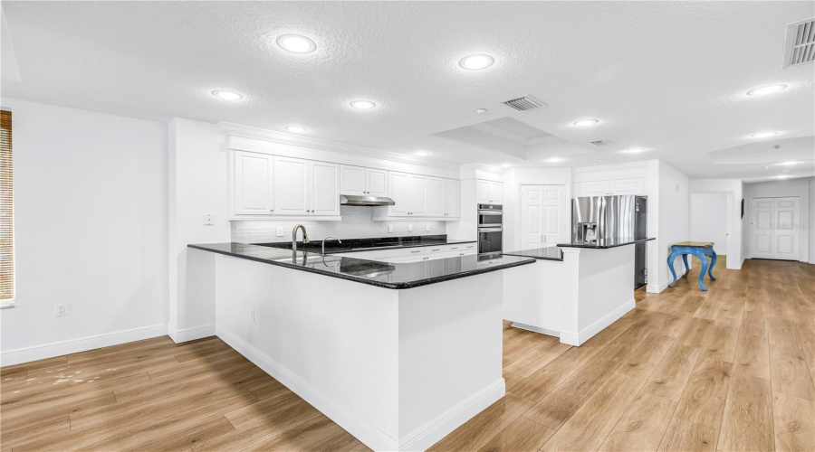 St Pete Beach, Florida 33706, 3 Bedroom Bedrooms, ,3 Bathroombathrooms,Residential,For Sale,Gulf,0,Mfrtb8489516