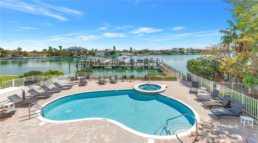 Community Private Pool &Amp; Spa