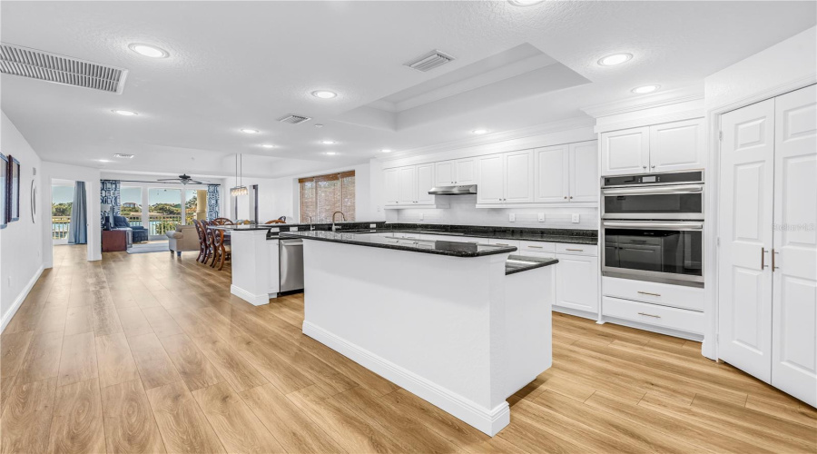 Kitchen Island &Amp; Walk In Pantry