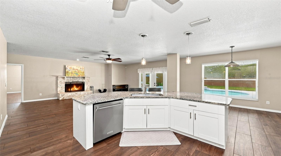 Apopka, Florida 32712, 6 Bedroom Bedrooms, ,4 Bathroombathrooms,Residential,For Sale,Valley Pine,0,Mfro6408227
