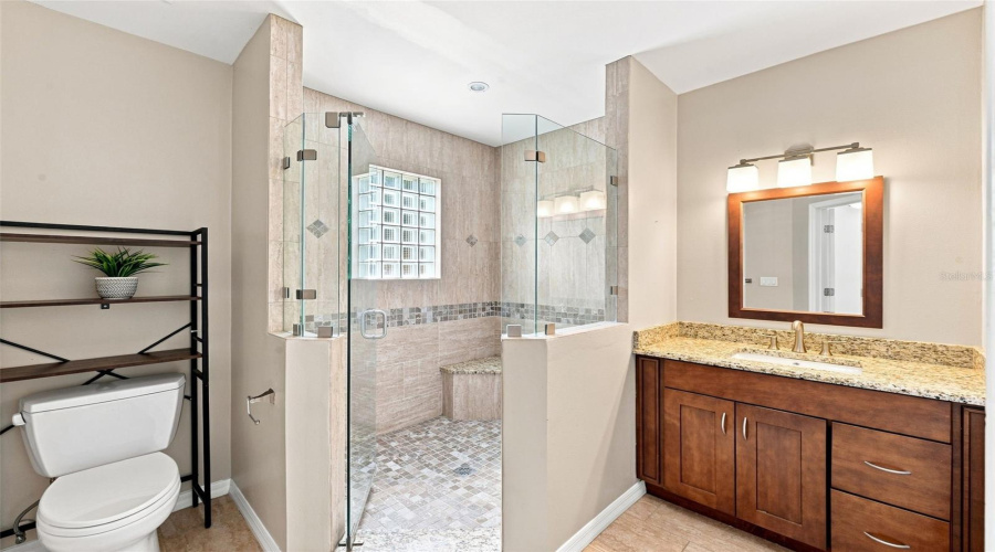 Downstairs En Suite