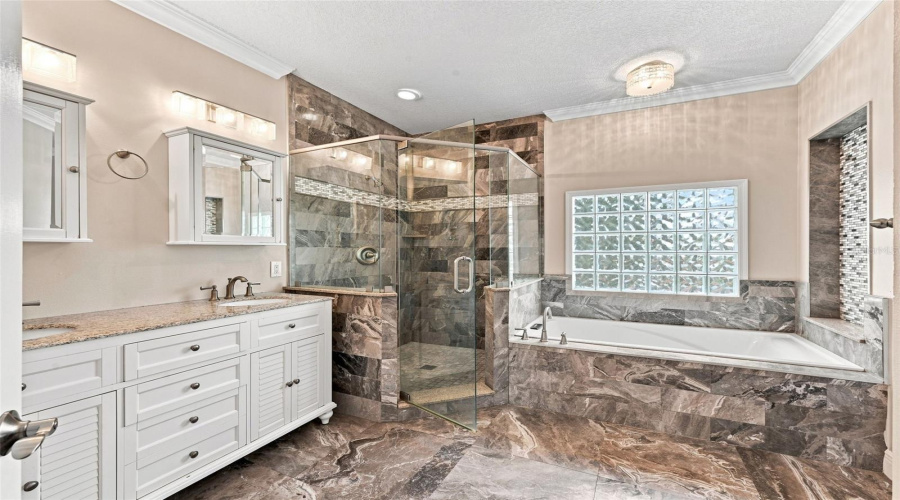 Primary En Suite
