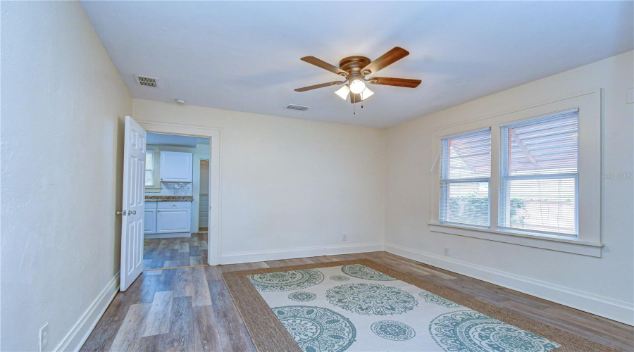 Gulfport, Florida 33707, 2 Bedroom Bedrooms, ,1 Bathroombathrooms,Residential,For Sale,15Th,0,Mfrtb8528873