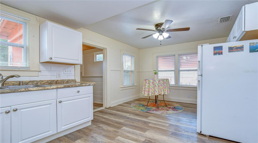 Gulfport, Florida 33707, 2 Bedroom Bedrooms, ,1 Bathroombathrooms,Residential,For Sale,15Th,0,Mfrtb8528873