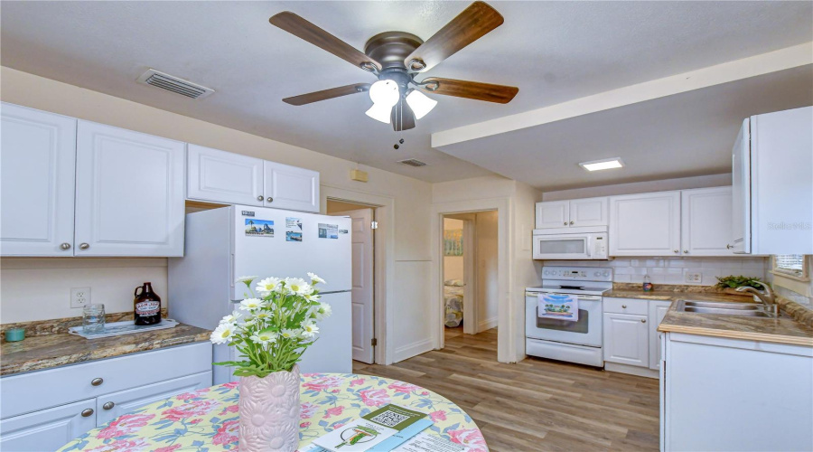 Gulfport, Florida 33707, 2 Bedroom Bedrooms, ,1 Bathroombathrooms,Residential,For Sale,15Th,0,Mfrtb8528873