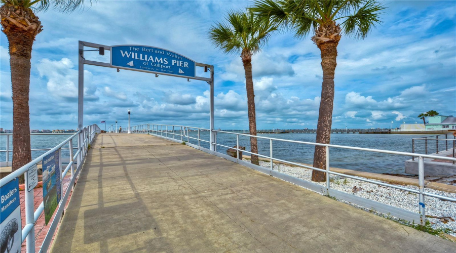 Gulfport, Florida 33707, 2 Bedroom Bedrooms, ,1 Bathroombathrooms,Residential,For Sale,15Th,0,Mfrtb8528873