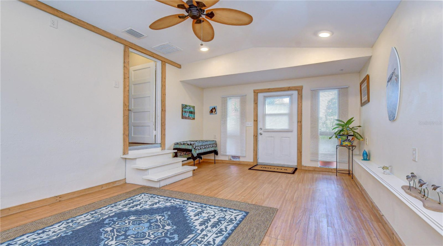 Gulfport, Florida 33707, 2 Bedroom Bedrooms, ,1 Bathroombathrooms,Residential,For Sale,15Th,0,Mfrtb8528873