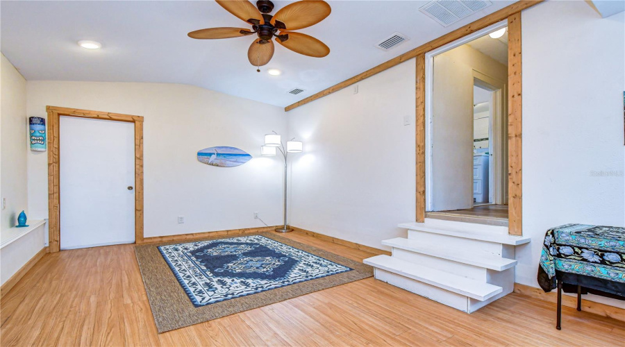 Gulfport, Florida 33707, 2 Bedroom Bedrooms, ,1 Bathroombathrooms,Residential,For Sale,15Th,0,Mfrtb8528873