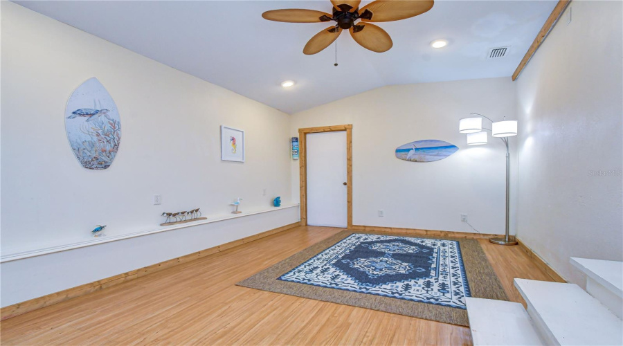Gulfport, Florida 33707, 2 Bedroom Bedrooms, ,1 Bathroombathrooms,Residential,For Sale,15Th,0,Mfrtb8528873