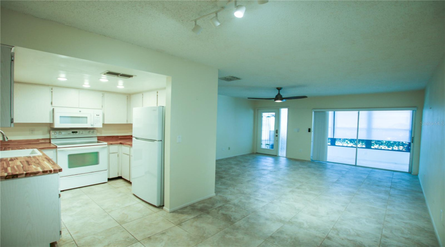 Palm Harbor, Florida 34684, 2 Bedroom Bedrooms, ,2 Bathroombathrooms,Residential,For Sale,Shelly,0,Mfrtb8542922