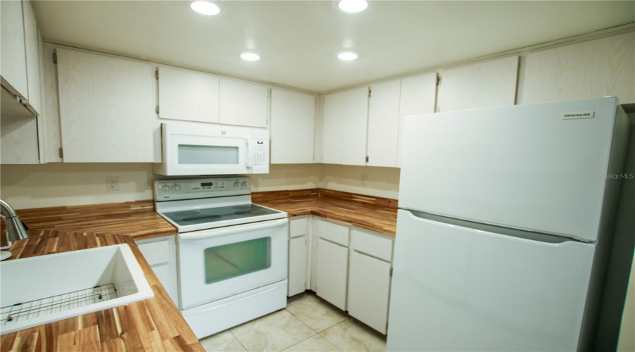 Palm Harbor, Florida 34684, 2 Bedroom Bedrooms, ,2 Bathroombathrooms,Residential,For Sale,Shelly,0,Mfrtb8542922