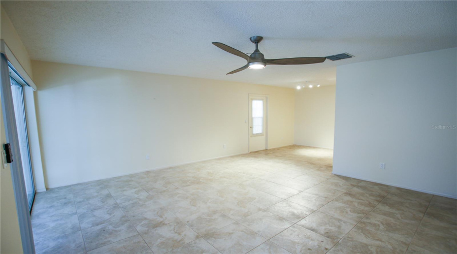Palm Harbor, Florida 34684, 2 Bedroom Bedrooms, ,2 Bathroombathrooms,Residential,For Sale,Shelly,0,Mfrtb8542922