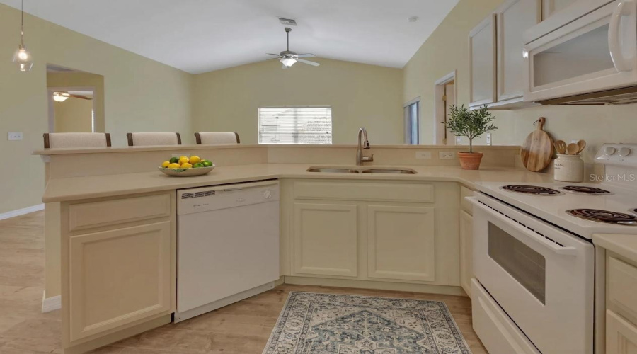 Deland, Florida 32724, 2 Bedroom Bedrooms, ,2 Bathroombathrooms,Residential,For Sale,Pine Bluff,0,Mfrv4950903