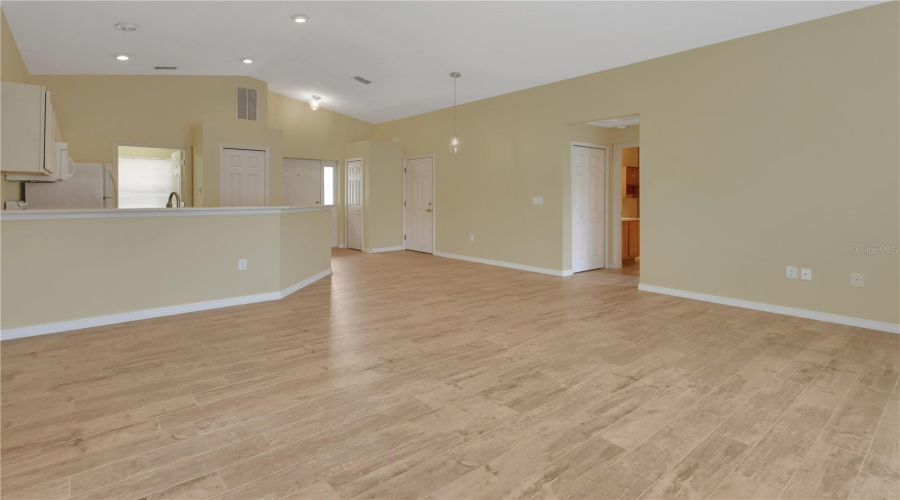 Deland, Florida 32724, 2 Bedroom Bedrooms, ,2 Bathroombathrooms,Residential,For Sale,Pine Bluff,0,Mfrv4950903