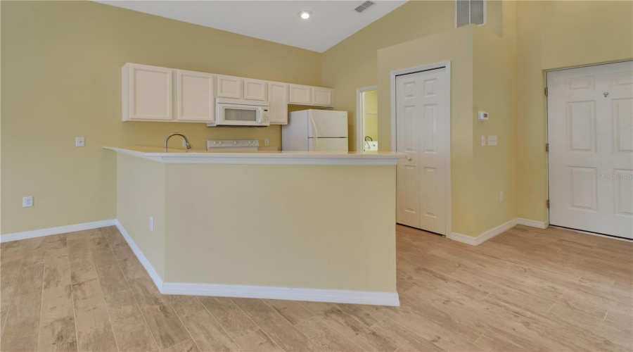 Deland, Florida 32724, 2 Bedroom Bedrooms, ,2 Bathroombathrooms,Residential,For Sale,Pine Bluff,0,Mfrv4950903
