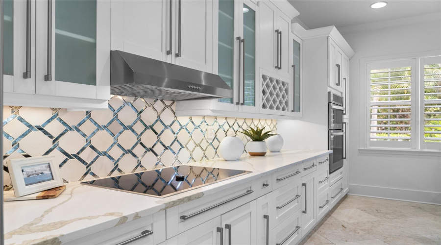 Tampa, Florida 33609, 4 Bedroom Bedrooms, ,3 Bathroombathrooms,Residential,For Sale,Beachway,0,Mfrtb8529477