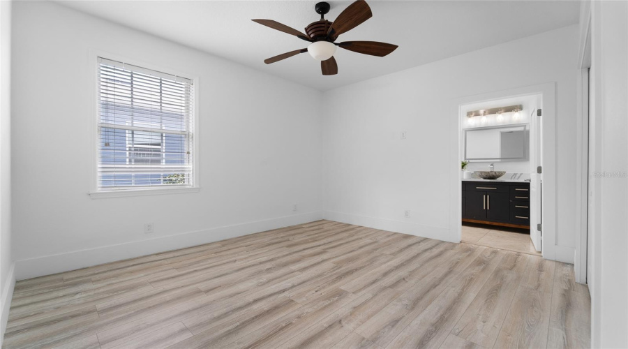 Tampa, Florida 33609, 4 Bedroom Bedrooms, ,3 Bathroombathrooms,Residential,For Sale,Beachway,0,Mfrtb8529477