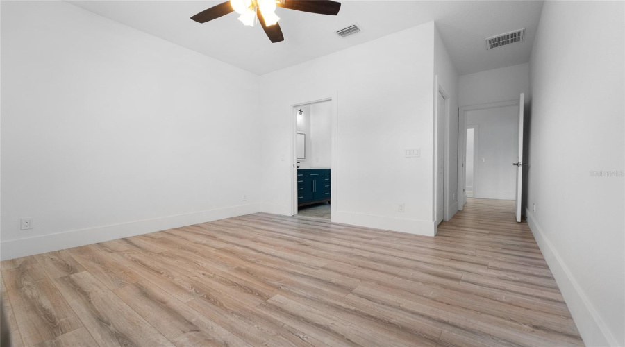 Tampa, Florida 33609, 4 Bedroom Bedrooms, ,3 Bathroombathrooms,Residential,For Sale,Beachway,0,Mfrtb8529477